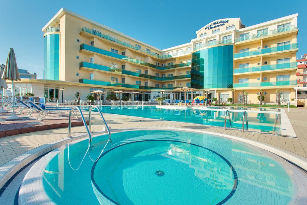 Hotel Valverde & Residenza Cesenatico Extérieur photo