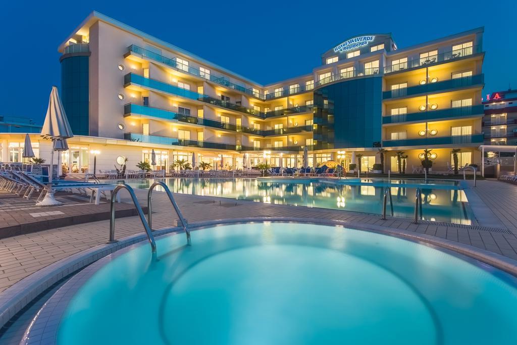Hotel Valverde & Residenza Cesenatico Extérieur photo