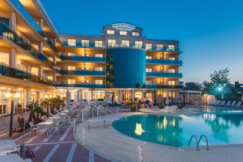 Hotel Valverde & Residenza Cesenatico Extérieur photo