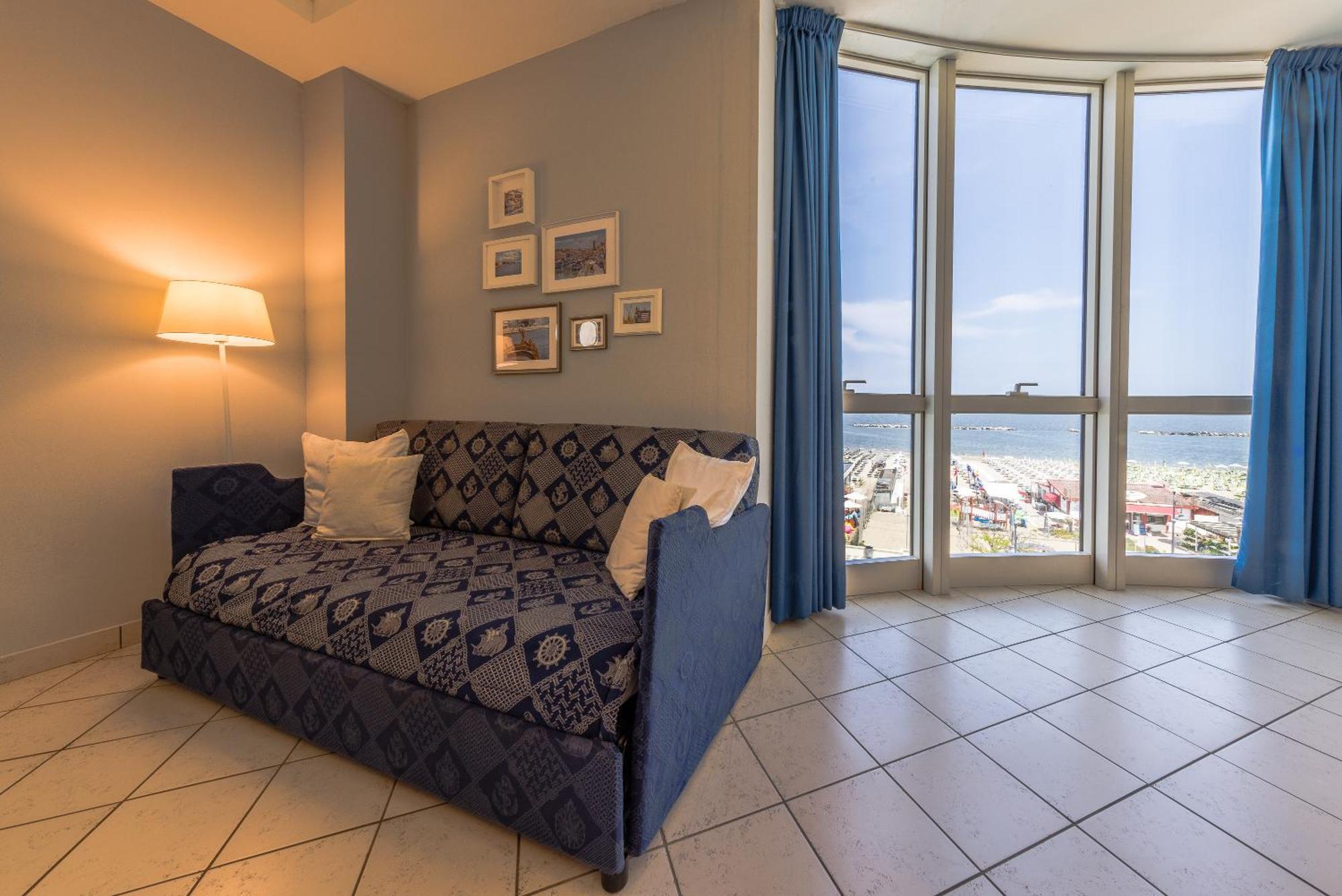 Hotel Valverde & Residenza Cesenatico Extérieur photo