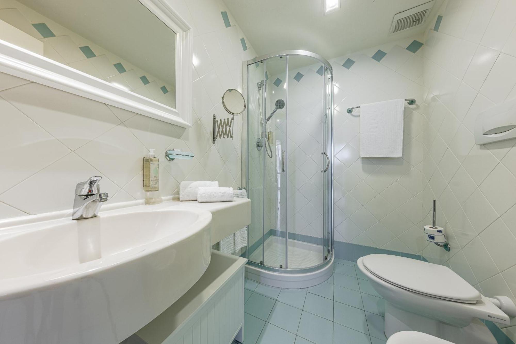 Hotel Valverde & Residenza Cesenatico Extérieur photo