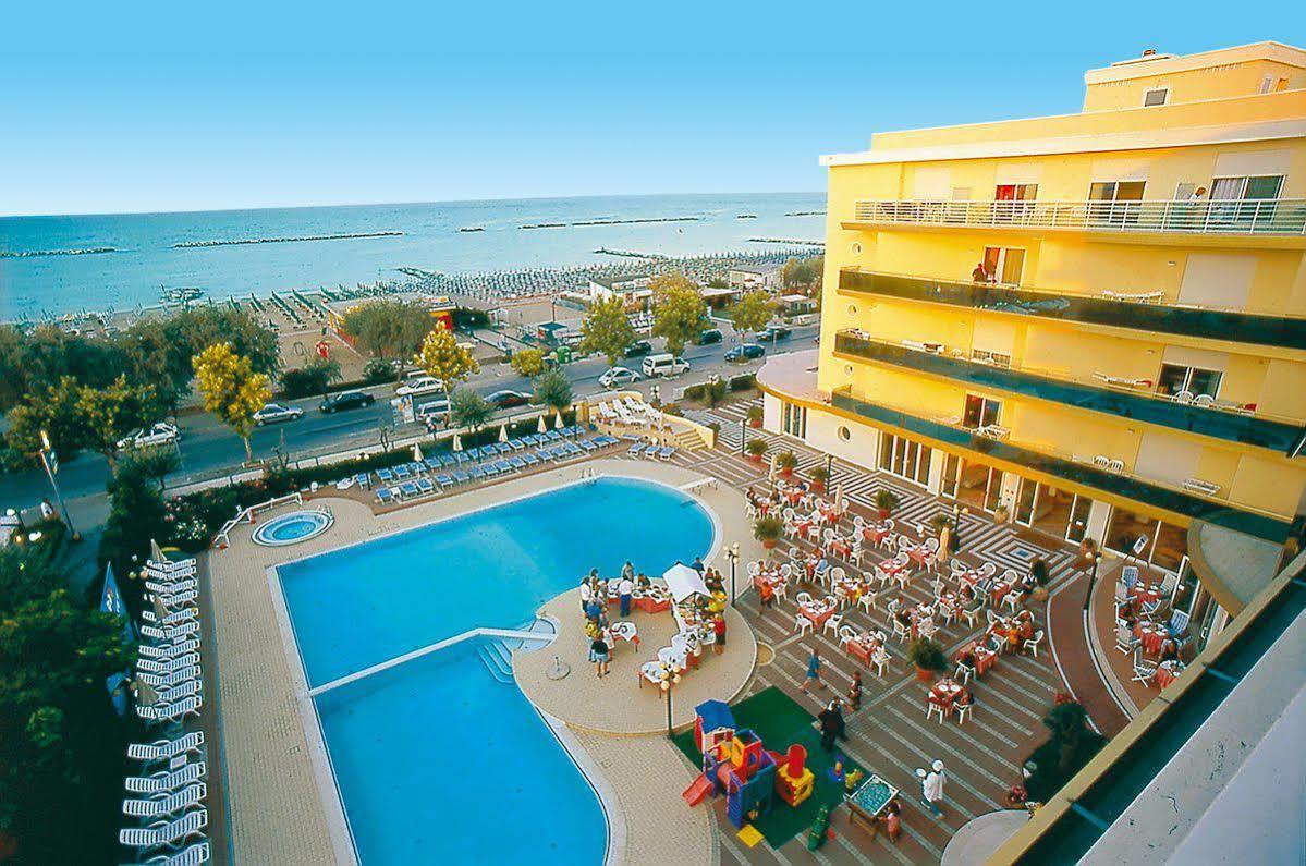 Hotel Valverde & Residenza Cesenatico Extérieur photo