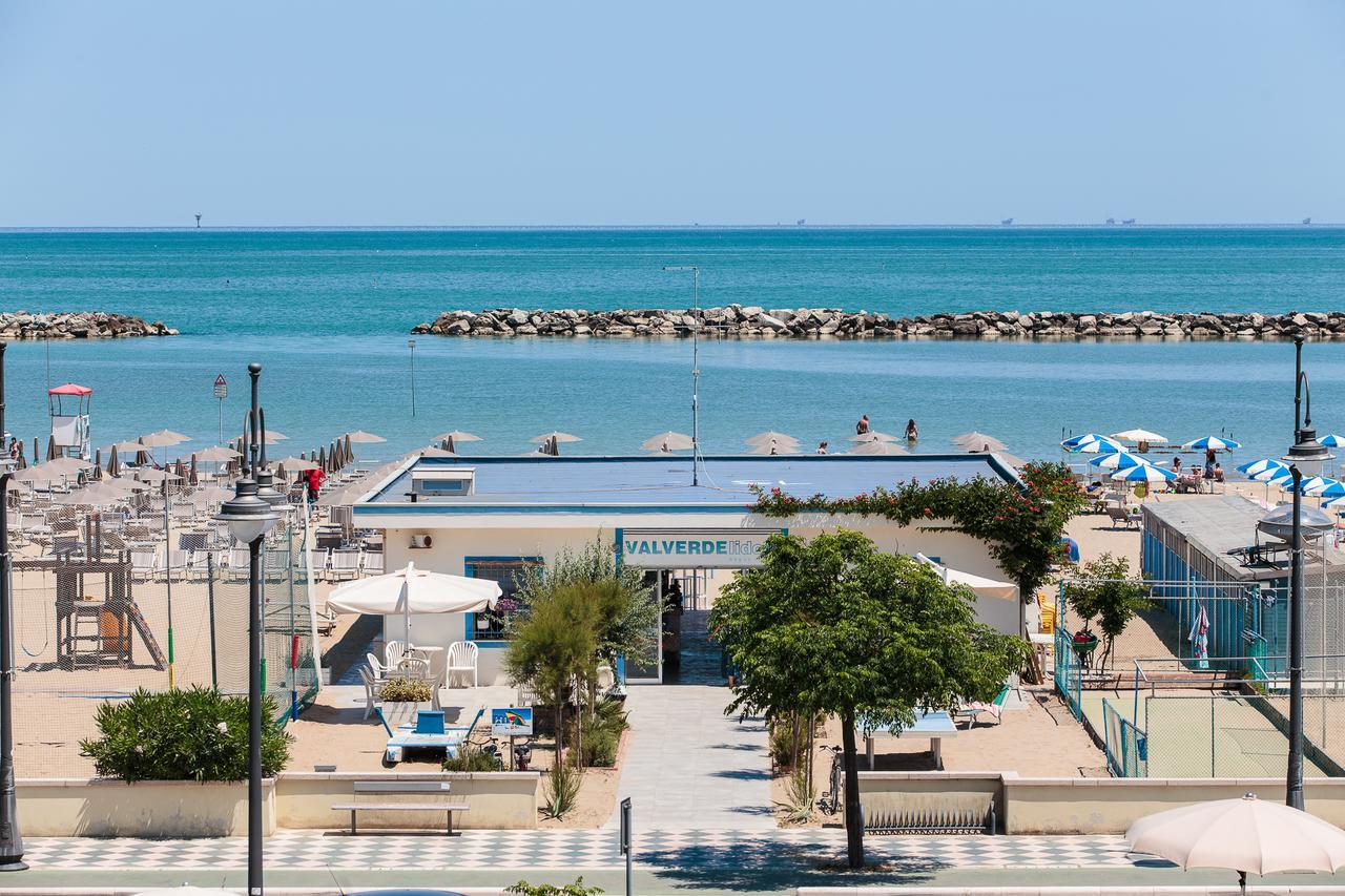 Hotel Valverde & Residenza Cesenatico Extérieur photo